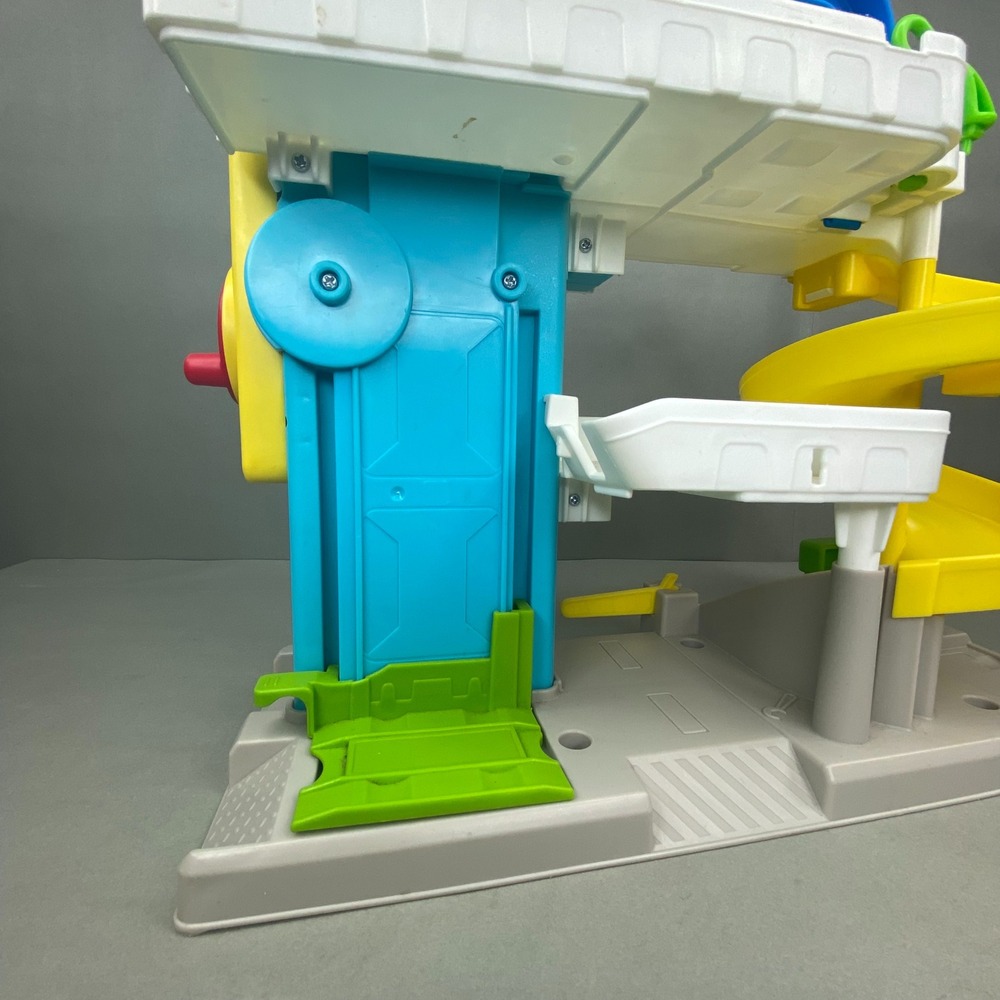 Fisher Price Little People Helpful Neighbors Garage Kids Interactive Garage Only - Picture 7 of 16